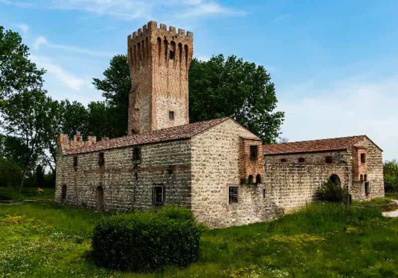 Castello di San Martino della Vaneza, Italy